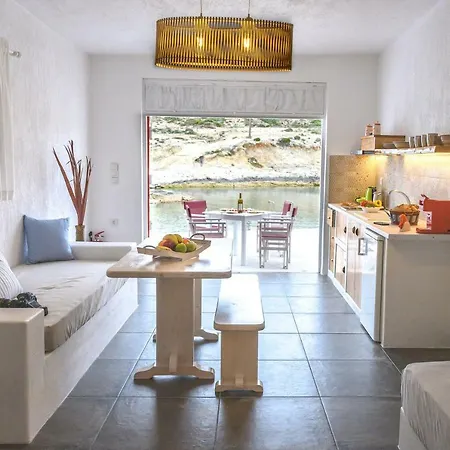 Miramare Luxury Suites * Pachaina