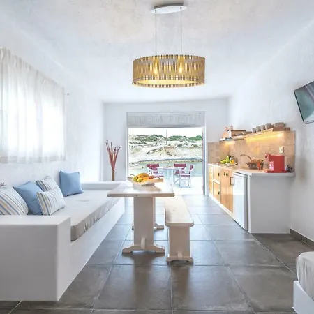 Miramare Luxury Suites *